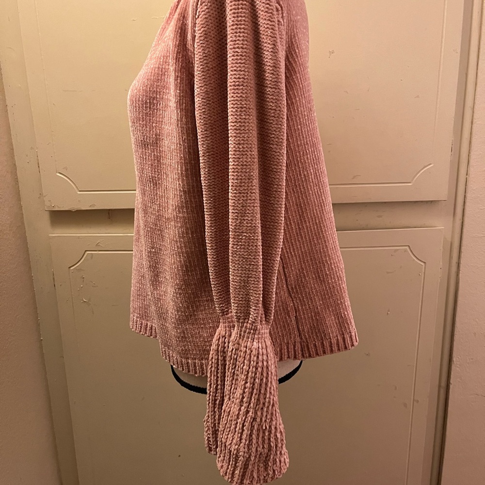 Elan Pink Top Long Sleeve. The top size is small but it fits more like Medium - Picture 2 of 5